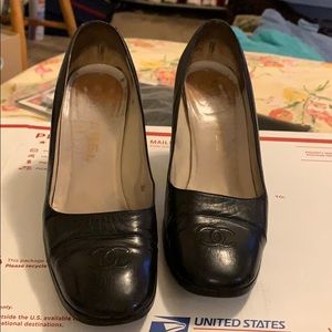 Chanel heeled l